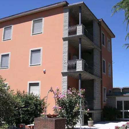 “l' Angolo Dei Sogni” Апартаменты *